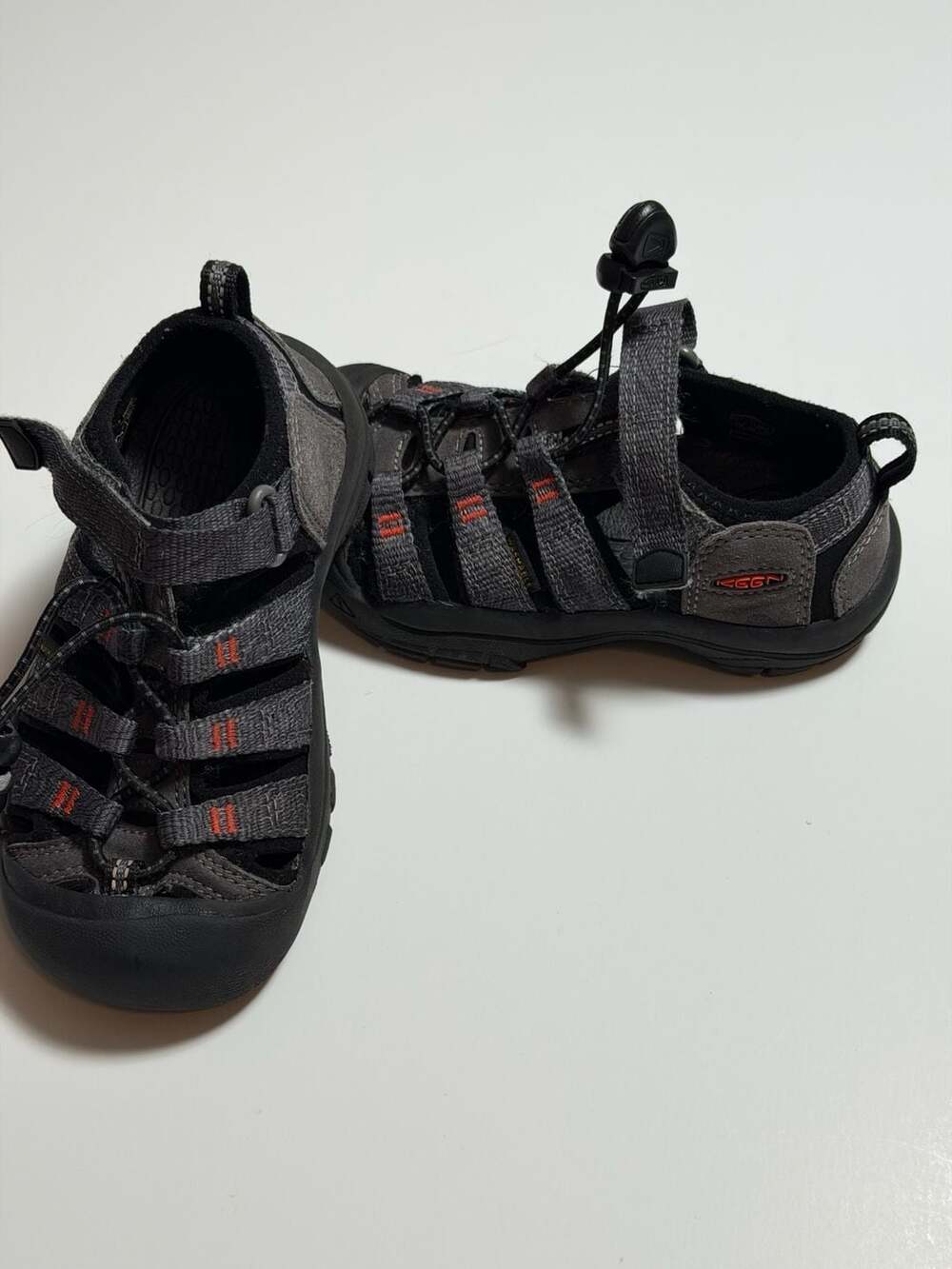 Keen Newport H2 Sandals Size 10 US Gray Black Water Shoes